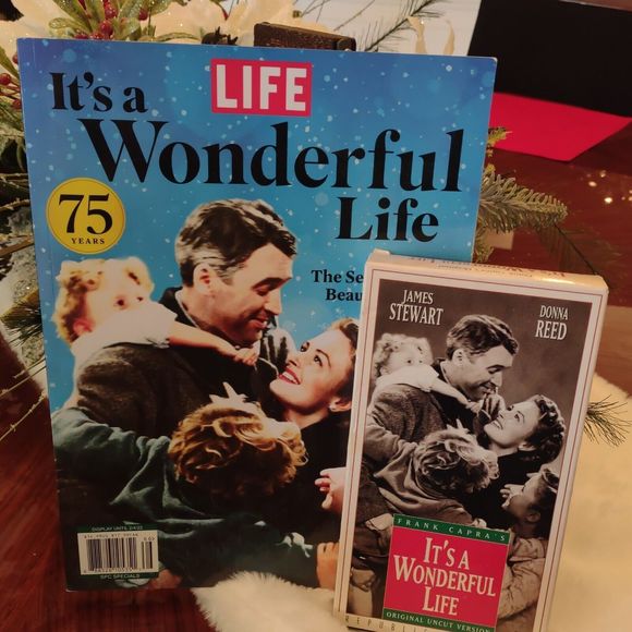 IT’S A WONDERFUL LIFE 2022 THE COMPLETE GUIDE 75th ANNIVERSARY MAGAZINE Plus VHS - Picture 6 of 15
